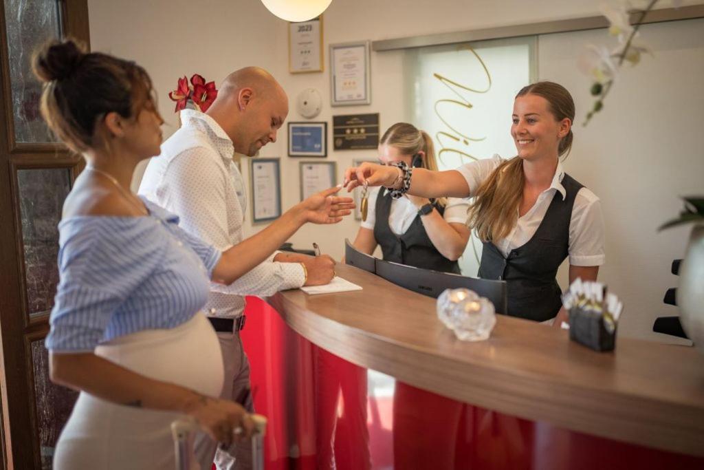 Hotel Donaublick Scheer Εξωτερικό φωτογραφία